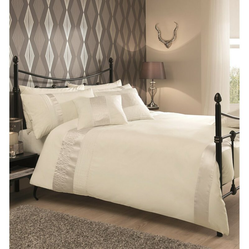 11082095 caprice duvet set single cream 1 3