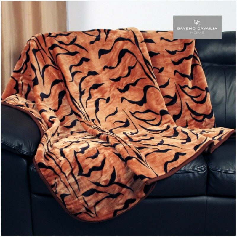 12046004 animal fur throw 150x200 light brown skin 1 2