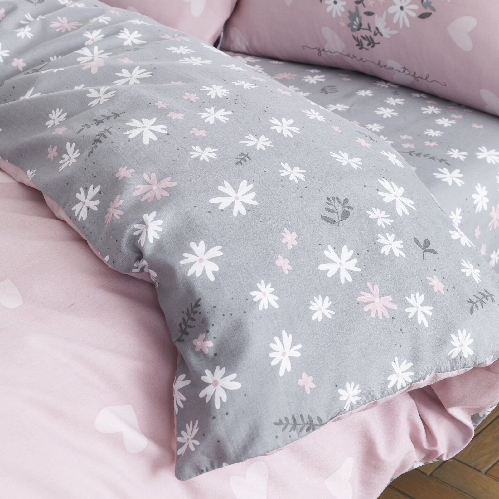 Ditsy_Heart_Cameo_30-scaled-1.jpg Ditsy Heart Printed Duvet Set - Image 3
