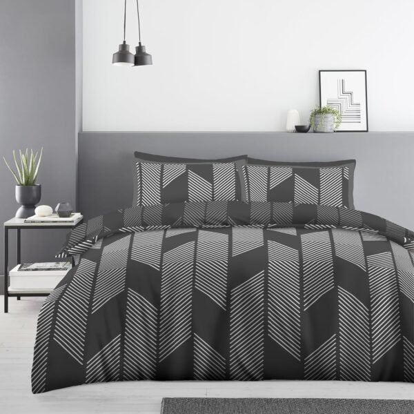 Reversible Geometric Duvet Cover Set with Button Closure Charcoal