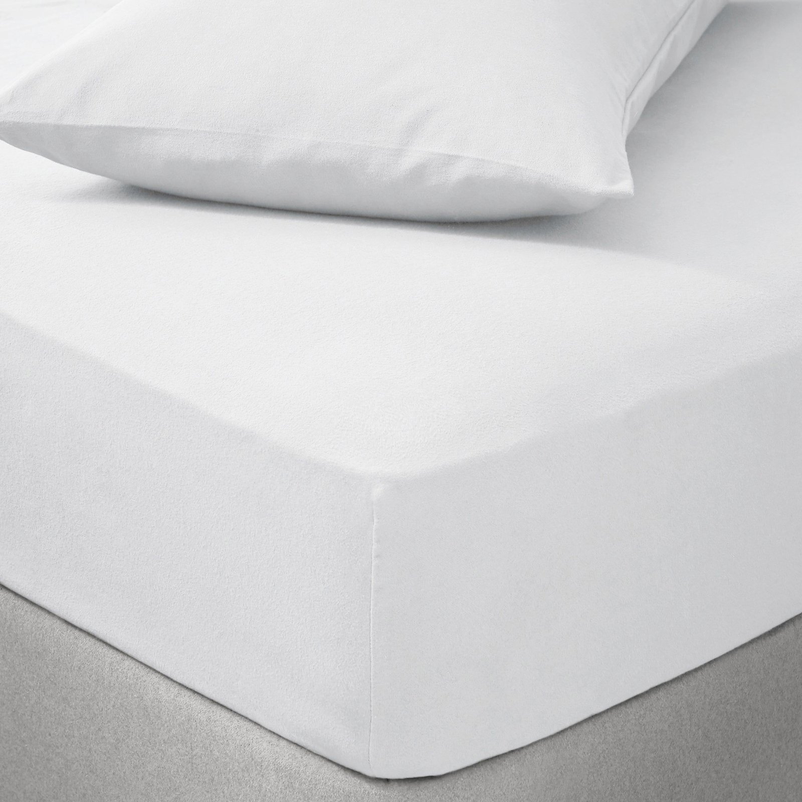 4 200 Thread Count Fitted Sheet - White - Image 1