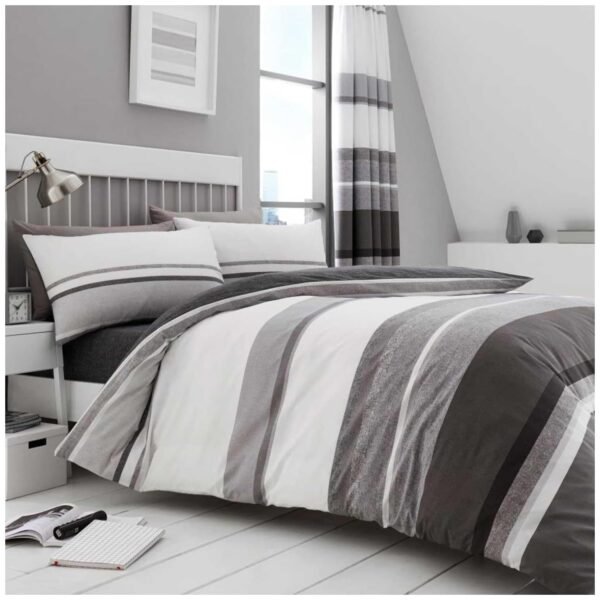 Reversible Geometric Duvet Cover Set - Grey