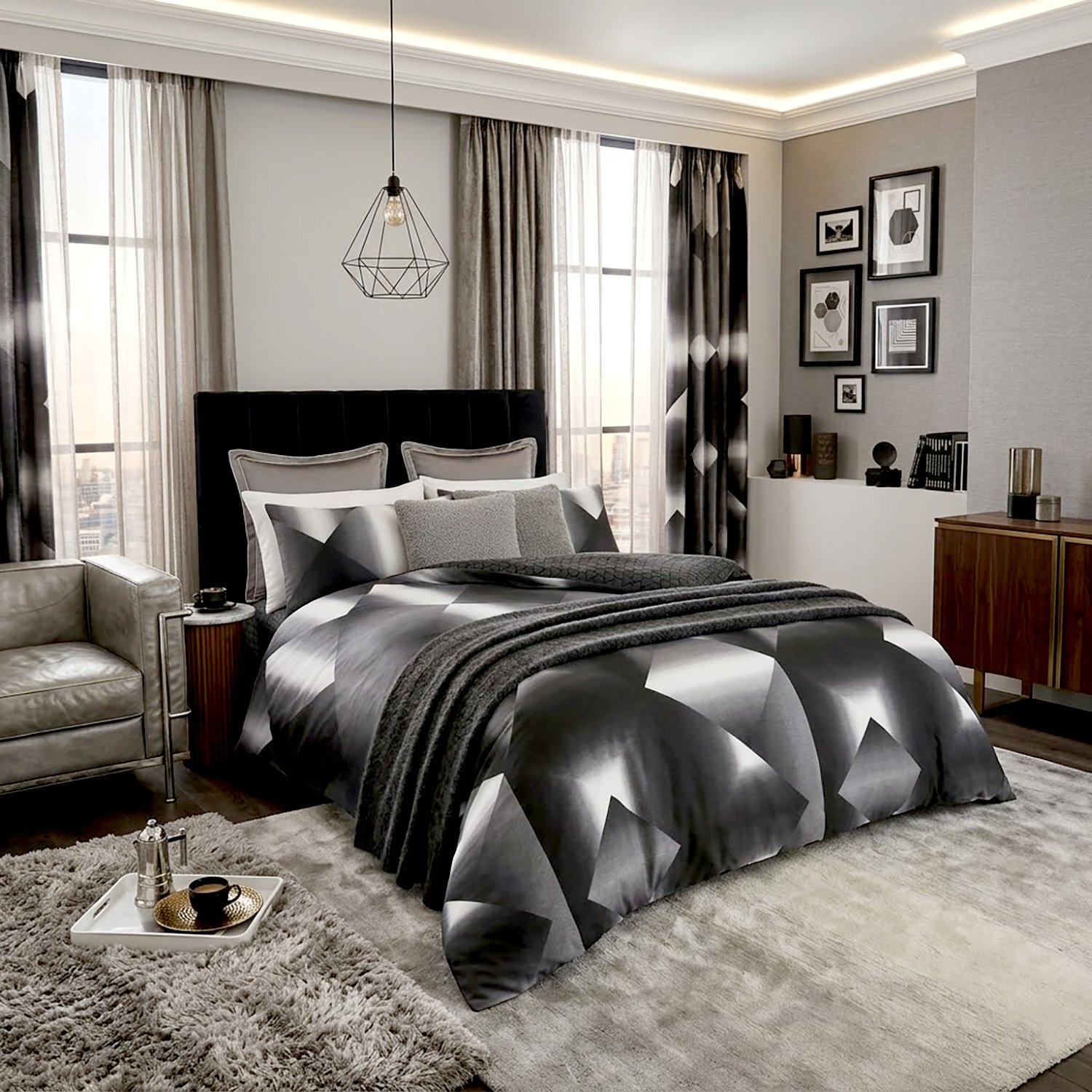 Triangle 1 Luxury 3D Triangle Duvet Set - Black/White