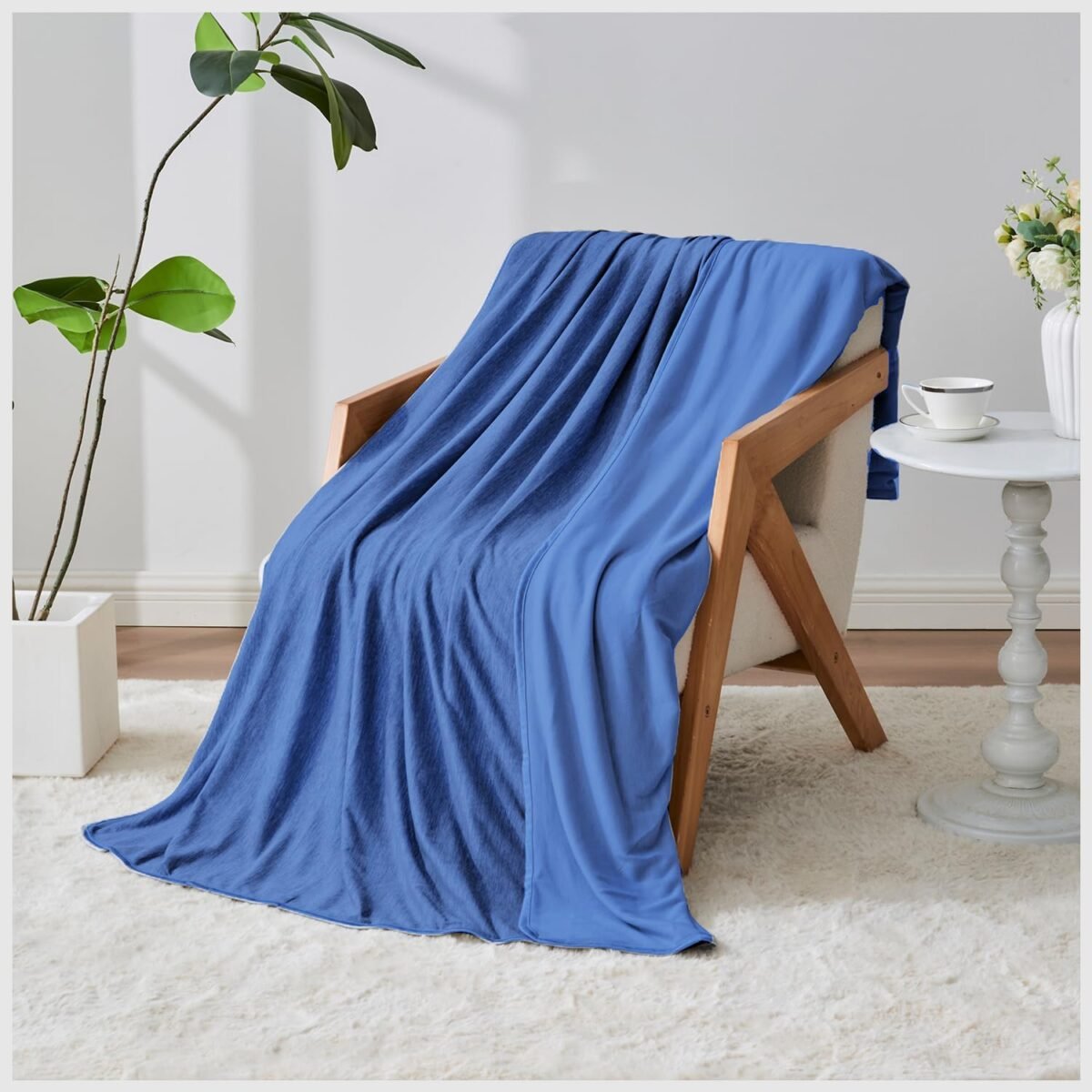 Soft Cooling Blanket Lightweight Throw for Summer - Blue