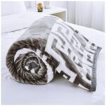 Sherpa Fleece Cosy Weighted Blanket 4Kg - Image 10
