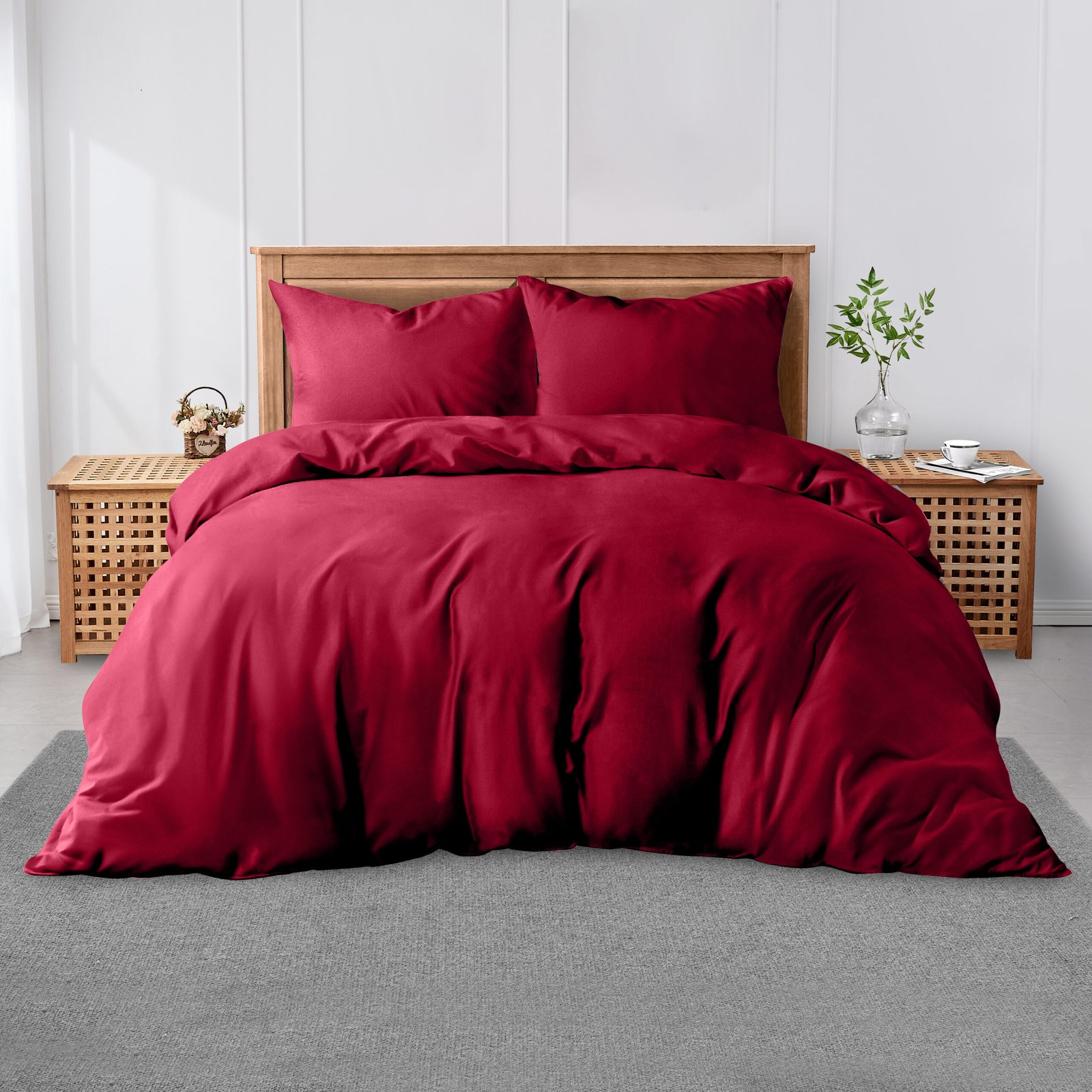 Bed,With,Four,Pillows,,Duvet,And,White,Bed,Linen,Isolated/ Luxury Plain Soft Duvet Cover Set - Red