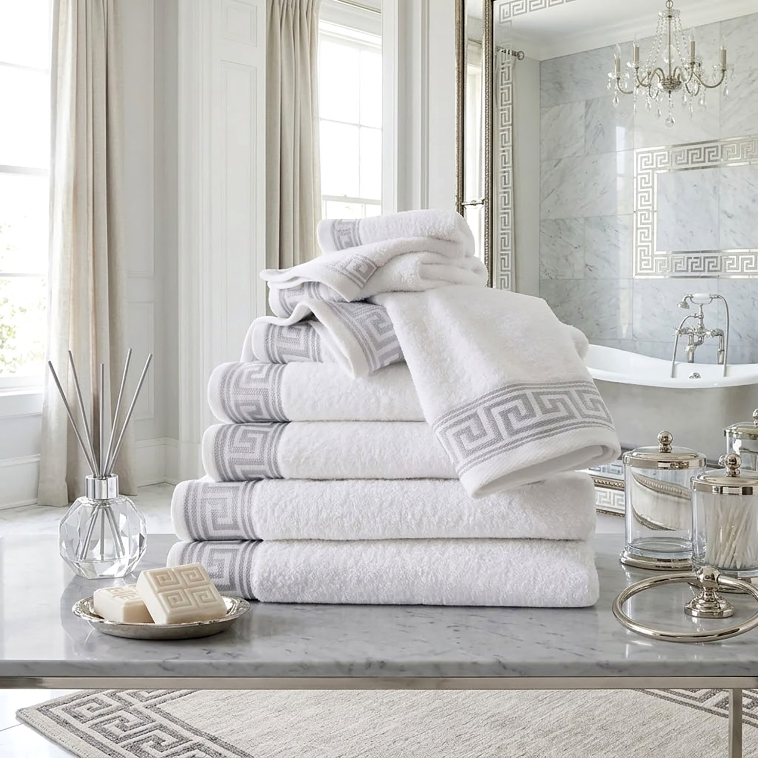 White 1 Luxury 8 Piece Cotton Towel Bale Set - White