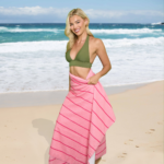 1 Pack Premium Pin Stripe Sand Free Towel - Pink