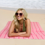 1 Pack Premium Pin Stripe Sand Free Towel - Pink
